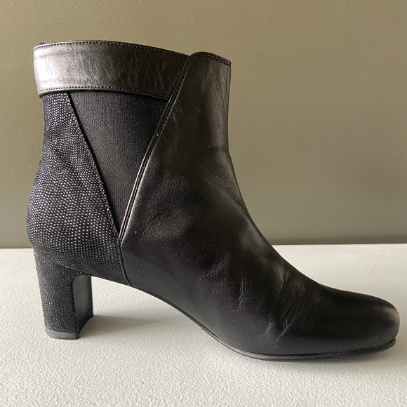 Stuart Weitzman Ankle Boots- Black Leather Mid Height Block Heel- Size 7.5 - Picture 7 of 10